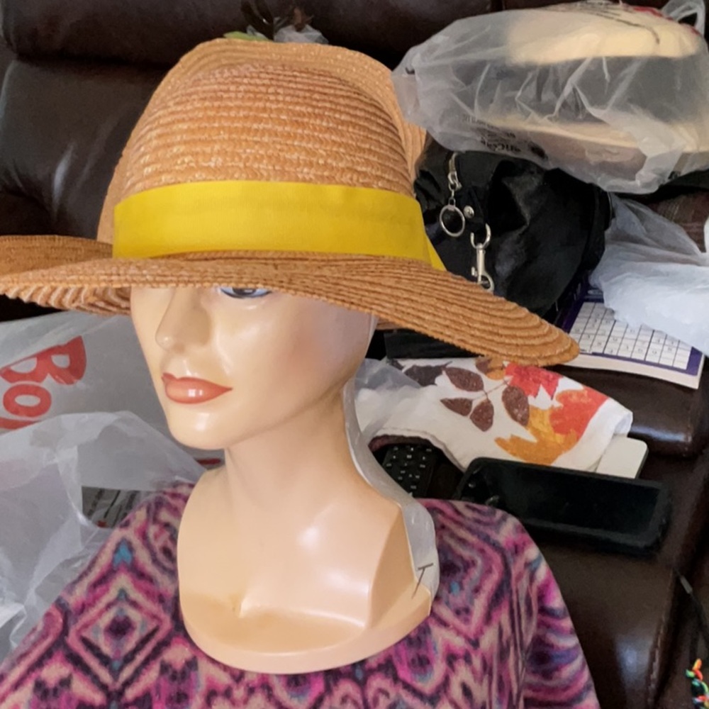 Chic Straw Hat with Yellow Ribbon - Picture 5 of 6